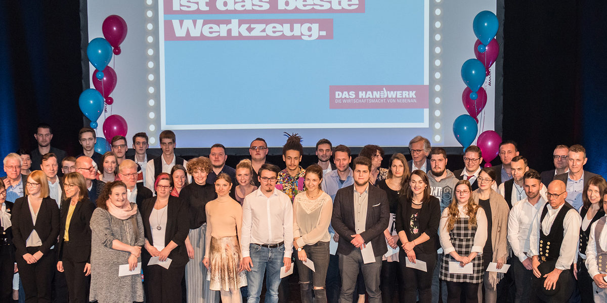 Titelbild Ehrung Ausbildungsbetriebe 2019